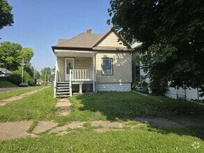 Building Photo - 2621 N California Ave