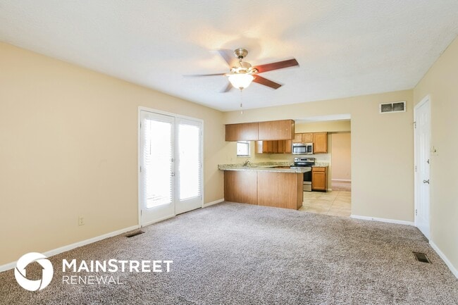 Building Photo - 1663 Rogers Cir