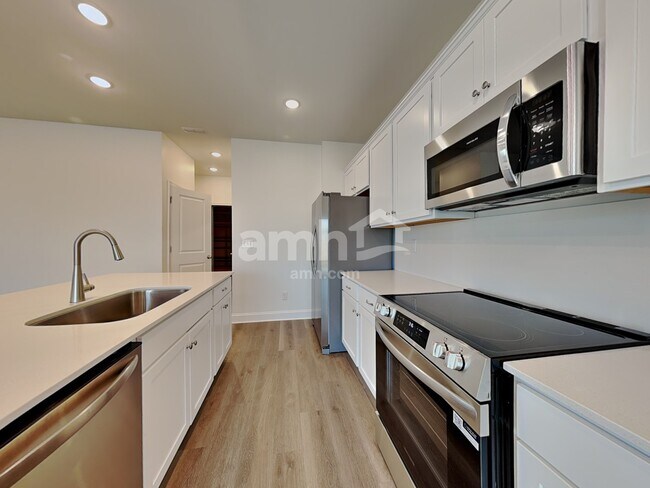 Foto del edificio - 6042 Rosemore Ln