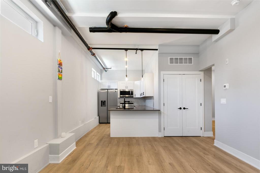 Foto principal - 3965 Lancaster Ave