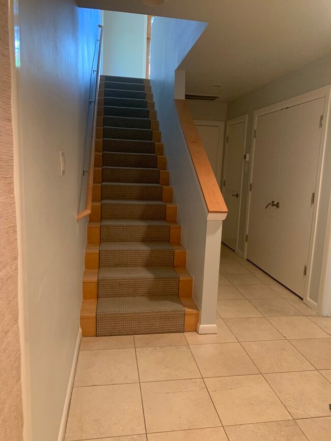 1st floor entry - 704 Arch Adams Ln