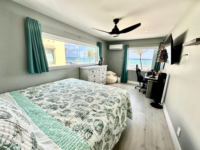 Foto del edificio - 2205 N Surf Rd