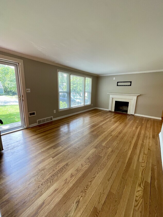 Foto principal - 7147 Cherokee Dr