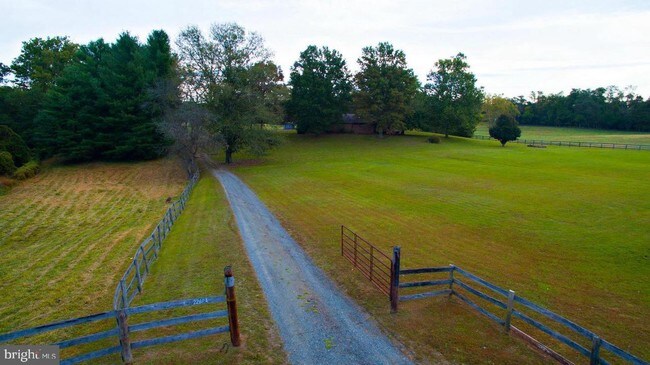 Building Photo - 22694 Evergreen Mills Rd