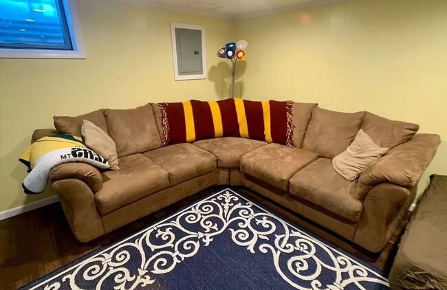 Building Photo - 1190 9th St