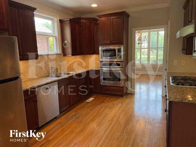 Foto del edificio - 1046 Highland Park Pl