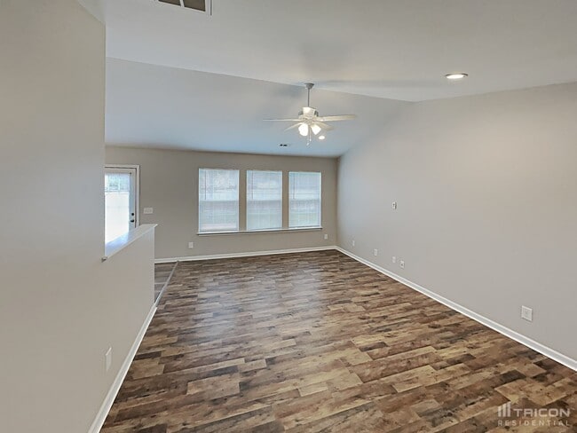 Building Photo - 7311 Village Acre Dr