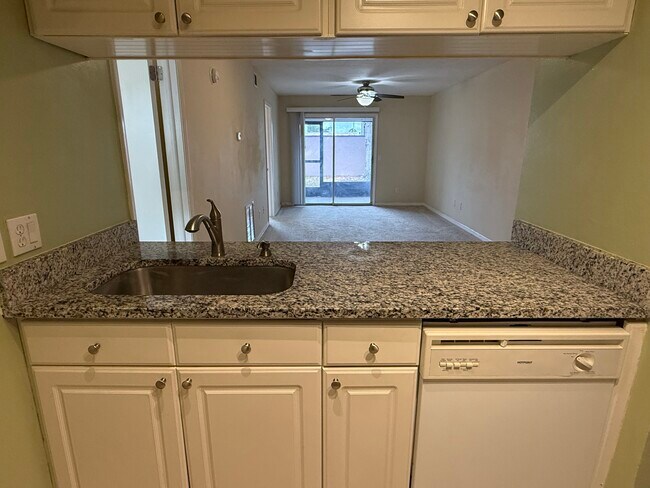 Foto del edificio - 3802 N Oak Dr