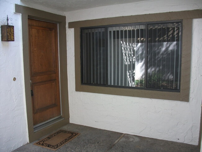 Foto del edificio - 3 Bedroom Townhouse in South San Jose