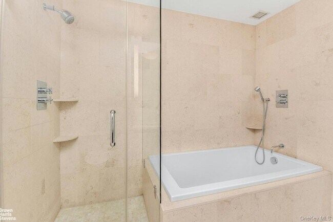 Foto del edificio - 640 W 237th St