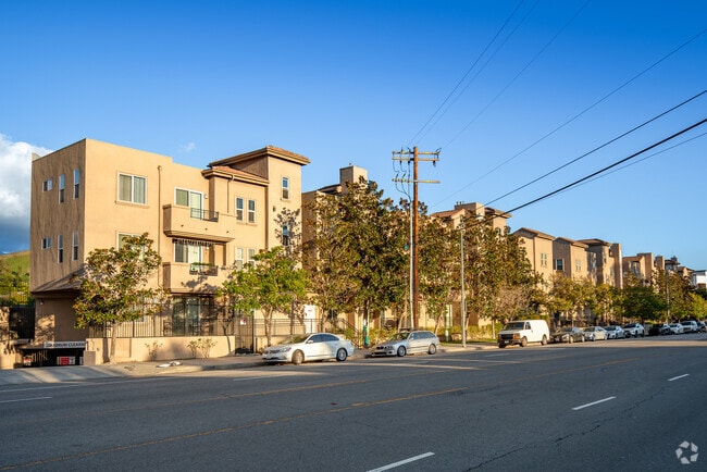 Building Photo - Glenoaks Villas