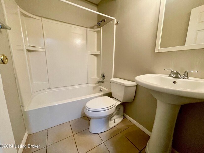 Building Photo - 2505 Hermitage Way