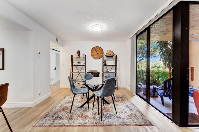 Building Photo - 955 Dotterel Rd