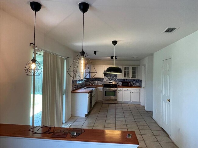Foto del edificio - 3217 Maryfield Ln