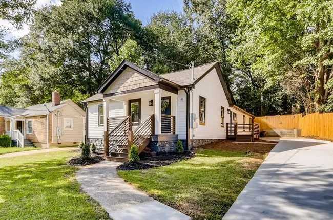 Building Photo - Room in House on North Avenue NW