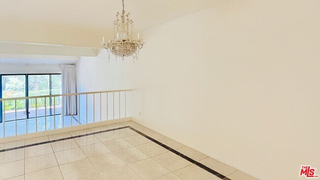 Foto del edificio - 1488 Palisades Dr
