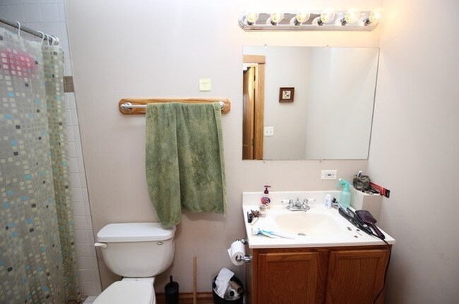 Building Photo - 3729 S Parnell Ave