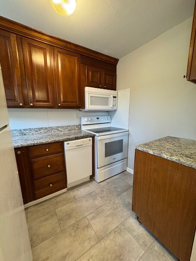 Foto del edificio - 144 E Main St