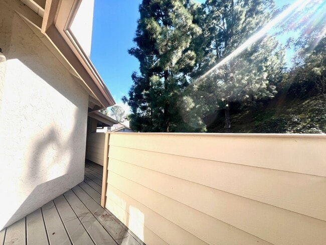 Building Photo - 4553 Chateau Dr