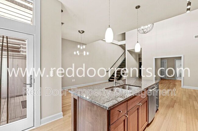 Foto del edificio - 222 N East St