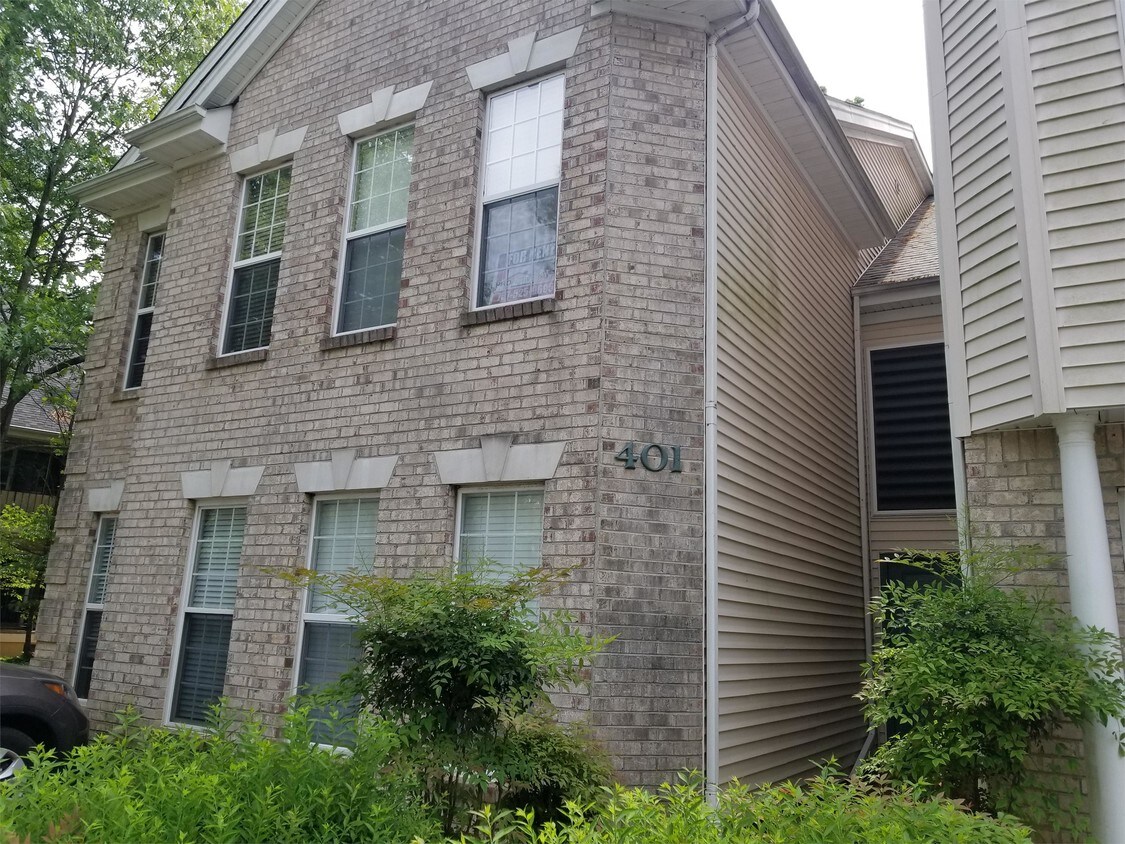 Foto principal - 401 Hidden Shores Ct