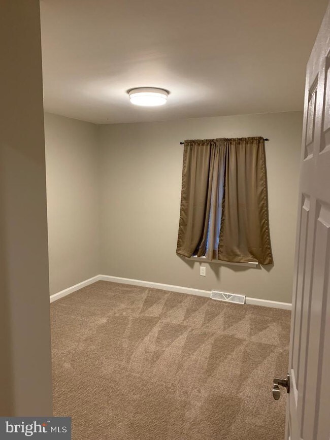 Foto del edificio - 405 Rutledge Ct