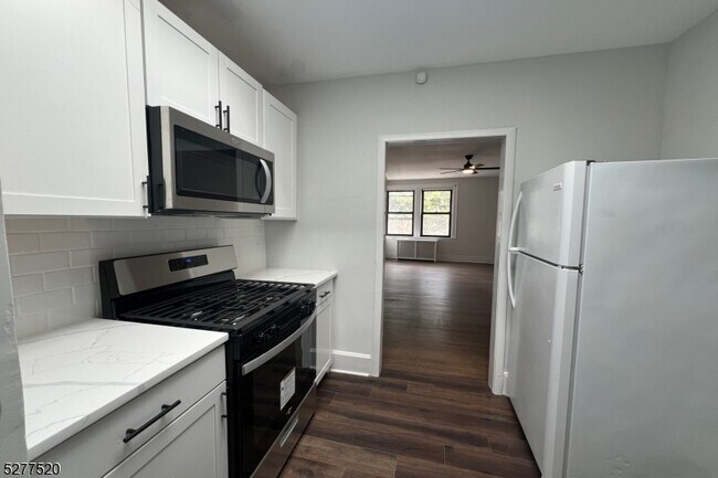 Building Photo - 127 Watchung Ave