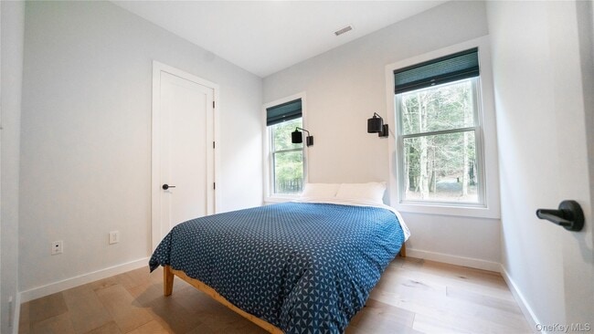 Foto del edificio - 102 Rider Hollow Rd