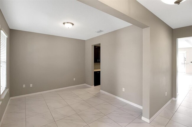 Building Photo - 2914 Esmeralda Dr