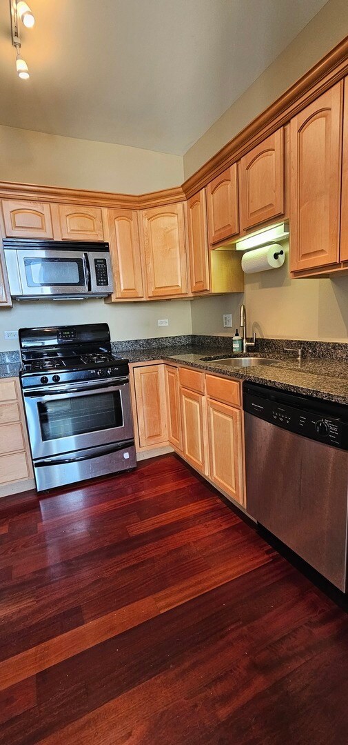 Foto del edificio - 7621 N Greenview Ave