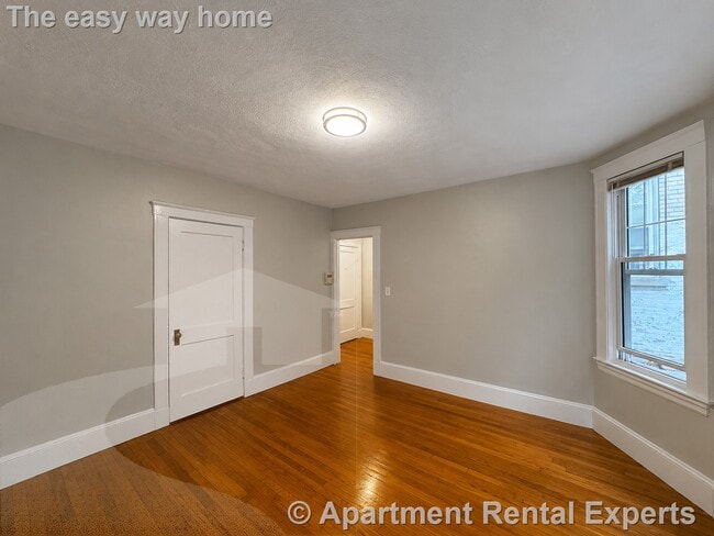 Building Photo - 156-158 Summer St Unit #107
