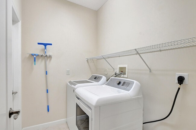Building Photo - 4893 NW 59th Ct