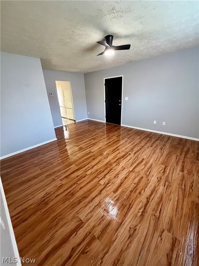 Foto del edificio - 841 Moyer Ave