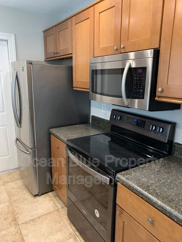 Building Photo - 11771 Raintree Dr
