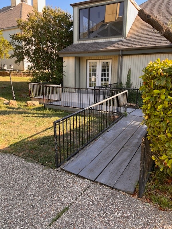 Front - 13636 Goldmark Dr