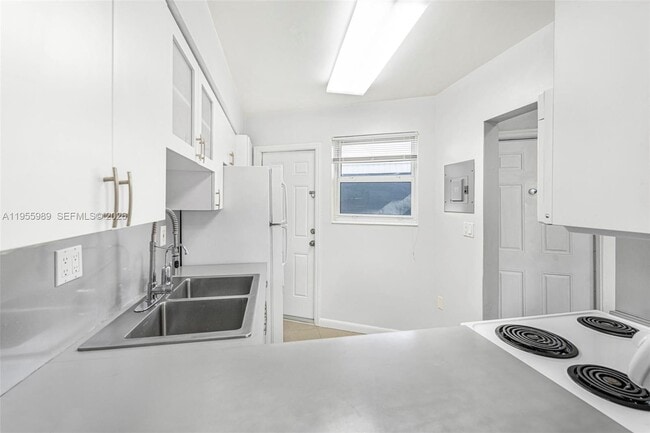 Foto del edificio - 1715 NE Miami Gardens Dr