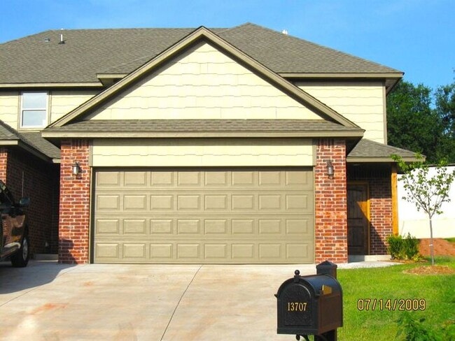 Photo - 4 Bed 2 Bath 2 Car Duplex in the Oxford Park Addition in Edmond House