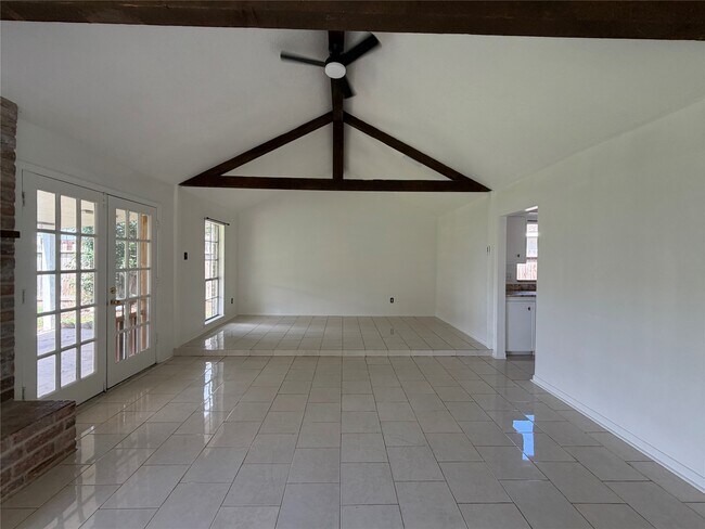 Foto del edificio - 14407 Locke Ln