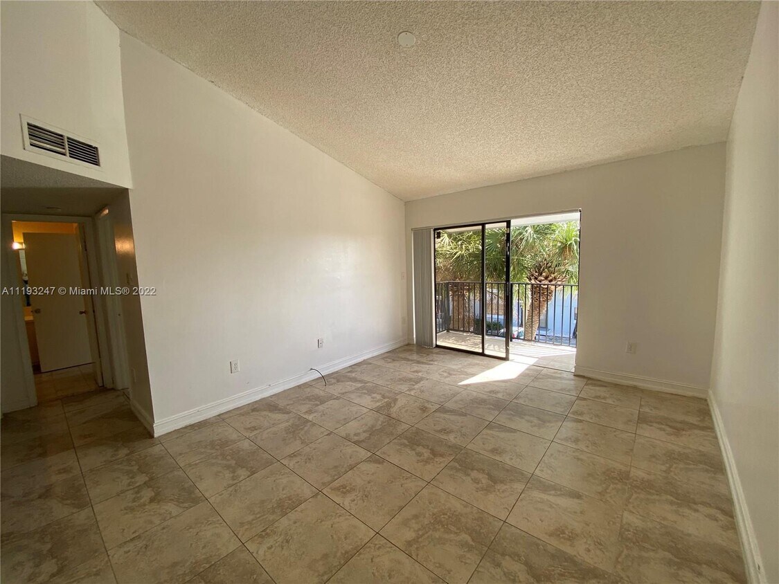 Primary Photo - 7220 NW 179th St