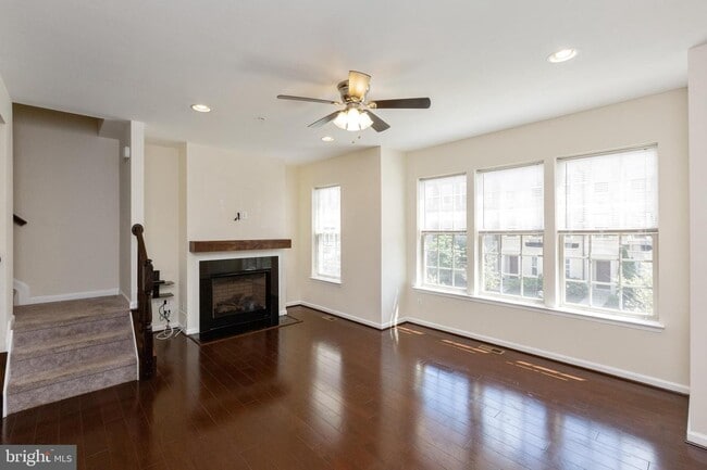 Building Photo - 803 Fair Winds Way