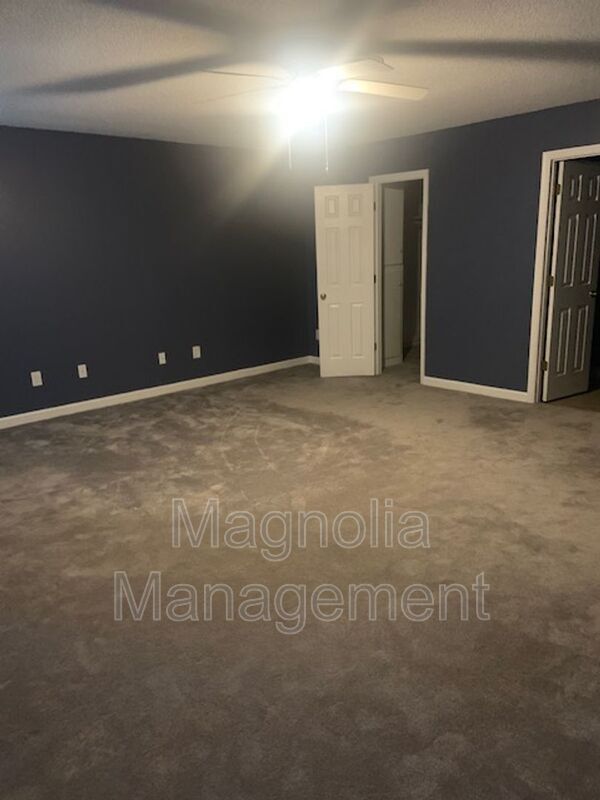 Foto del edificio - 1302 Oakridge Ave