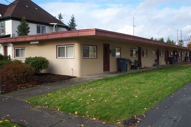 Building Photo - 1013 3rd Ave NW