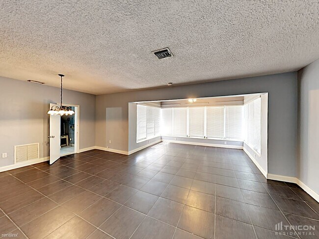 Building Photo - 851 NW 167th Terrace