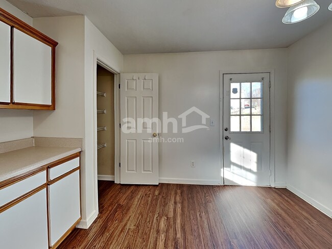 Building Photo - 1202 Larzelere Ln