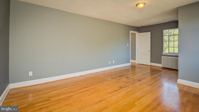 Building Photo - 2329 Fairlawn Ave SE