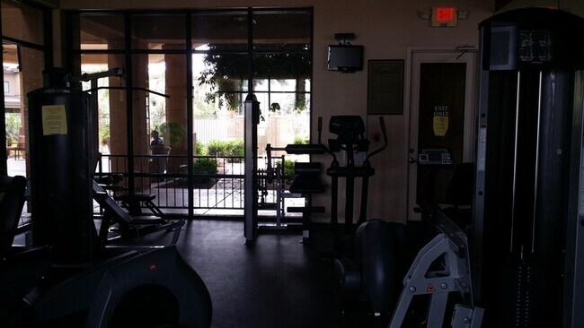Building Photo - Condo located in prime Gilbert location