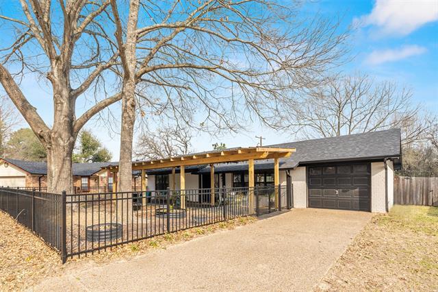 Building Photo - 713 Southoak Dr