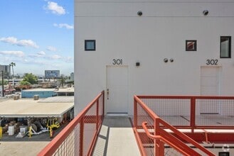 Building Photo - 5617 Klump Ave