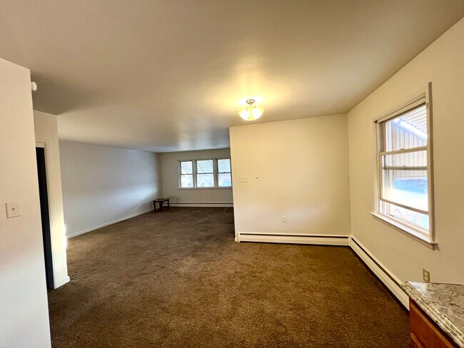 Building Photo - 705 Bywood Ave