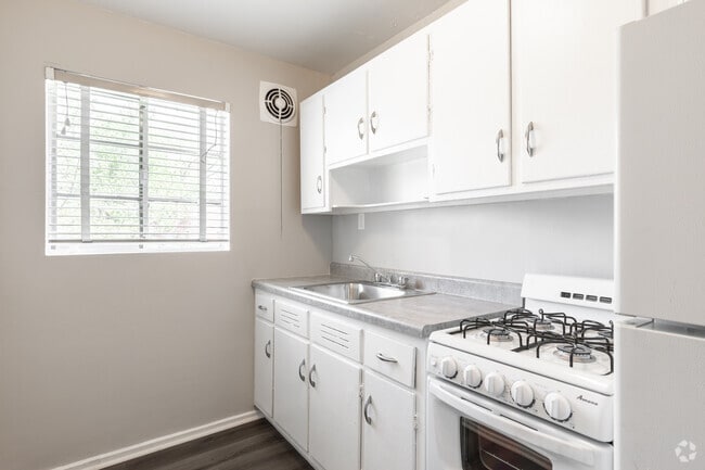 Interior Photo - Clifton Woods